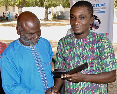 Lire la suite à propos de l’article remise de matériels aux écoles